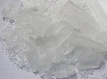 Acetate trihydrate crystals