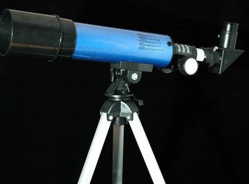 The Bushnell Voyager telescopes use refractive optics.