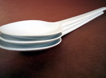 Melamine formaldehyde is used to make cutlery. 