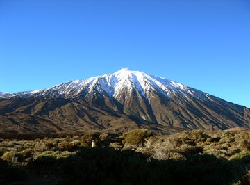 Kids can create a science fair project that imitates volcanic eruptions.