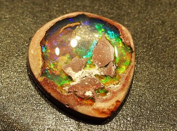 Three types of synthetic opals exist. 