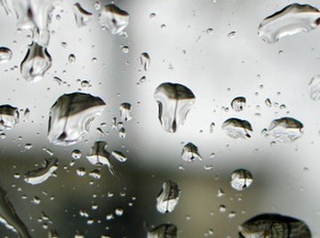 Glass is impermeable to water.