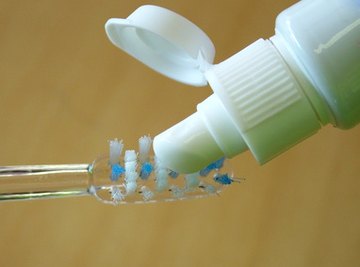 Sodium lauryl sulfate in toothpastes