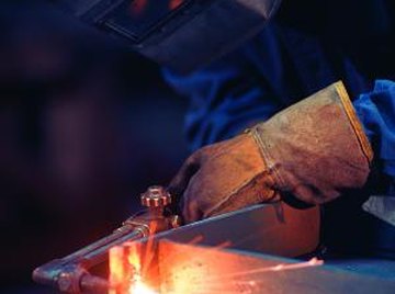 Steel hardening uses different types of flames for different processes.