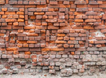 What's the Difference Between Common Brick & Firebrick? - St