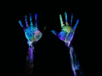 How to Find Fingerprints With a Black Light