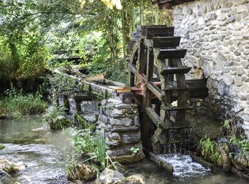 How Do Watermills Make Electricity?