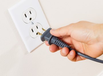 How to Tell the Negative on an Electrical Appliance Cord