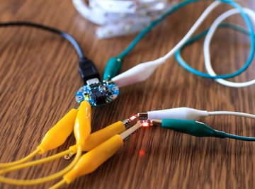 How to Connect Wires With an Alligator Clip
