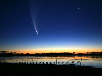 How Do Comets Orbit the Sun?