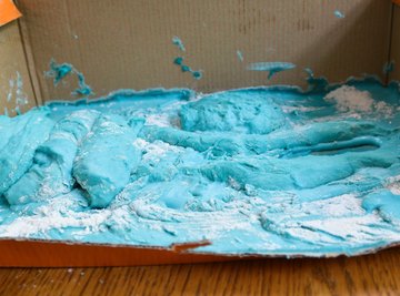 Common household items can make a detailed model of the ocean floor.
