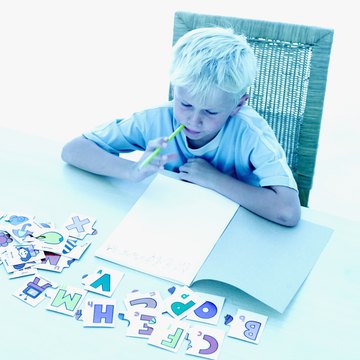 The Jolly method uses multiple learning methods to teach sight words.