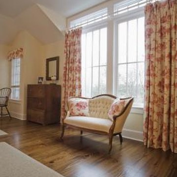 How to Furnish a Colonial Living Room | Home Guides | SF Gate