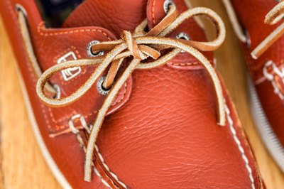 Different Ways to Tie Sperry Laces (with Pictures) | eHow