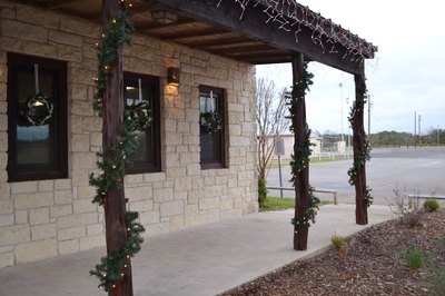 How to Decorate Columns for Christmas (with Pictures) | eHow