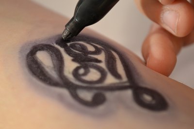 How to Make a Fake Tattoo With a Sharpie (with Pictures ...