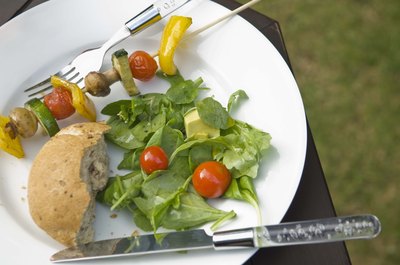 Jupiterimages/Polka Dot/Getty Images Dieatery fiber is plentiful in whole grains, legumes and vegetables.