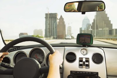 Jupiterimages/Creatas/Getty Images The drive can be quite enjoyable for both of you if you keep your bird in mind.