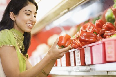 Jupiterimages/Brand X Pictures/Getty Images Choosing healthy foods when you have kidney disease can prevent the disease from getting worse.