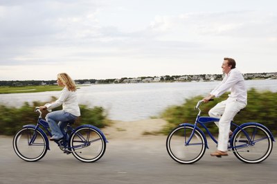 Jupiterimages/Creatas/Getty Images Cycling makes you lean, not bulky.