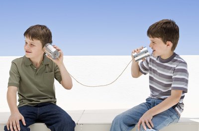 Jupiterimages/Goodshoot/Getty Images Child life specialists often observe kids at play.