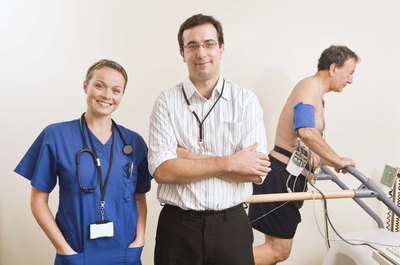 Jupiterimages/Polka Dot/Getty Images EKG technologists frequently perform stress tests, with patients exercising on a treadmill.