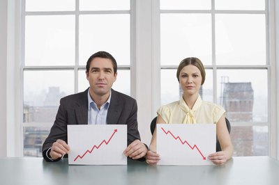 Jupiterimages/Comstock/Getty Images Pre-market futures help predict the opening trend on the stock market.