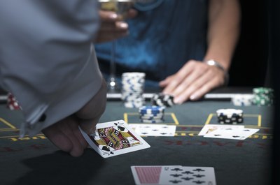 Duties & Responsibilities of a Casino Dealer, casino online dealer job description.