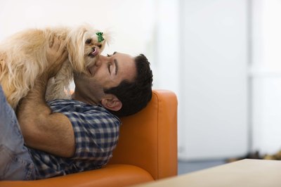 Jupiterimages/Brand X Pictures/Getty Images These kinds of bonds don't always develop overnight.