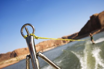 Jupiterimages/Comstock/Getty Images The right knot keeps ski rope attached to the boat.