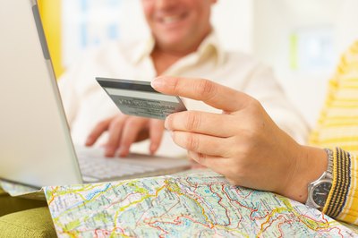 Jupiterimages/Photos.com/Getty Images Credit card companies have no access to 401(k) funds.