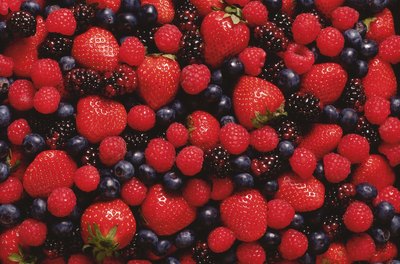 Jupiterimages/Comstock/Getty Images Fresh berries are a potent brain food.