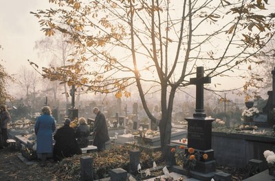 Jupiterimages/Photos.com/Getty Images Finding a missing life insurance policy can help defray the costs of a funeral.