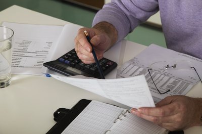 Push/Photodisc/Getty Images The more organized your bookkeeping, the easier it will be to calculate your net income and Social Security tax.