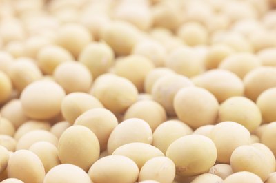 Hemera Technologies/AbleStock.com/Getty Images You can add chickpeas to salads or eat toasted chickpeas along with a meal.