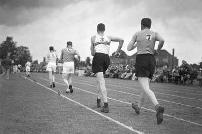Davies/Valueline/Getty Images Violating speed walking rules can lead to disqualification of an athlete from the competition.