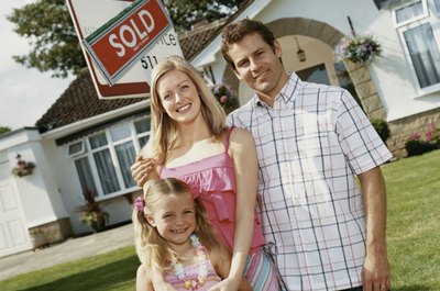Digital Vision./Photodisc/Getty Images Most states do not allow a grace period for backing out of a real estate contract.