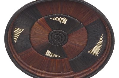 Hemera Technologies/PhotoObjects.net/Getty Images Many basket artisans claim that virtually anyone can learn basket weaving.