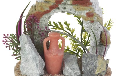 Hemera Technologies/PhotoObjects.net/Getty Images Aquarium plants don't have to be real to support algae growth.