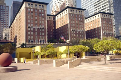 Hemera Technologies/AbleStock.com/Getty Images The value of your condo affects the refinancing process.