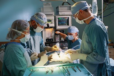 Stockbyte/Stockbyte/Getty Images Surgical techs assist in hospitals, surgery centers and other medical settings.