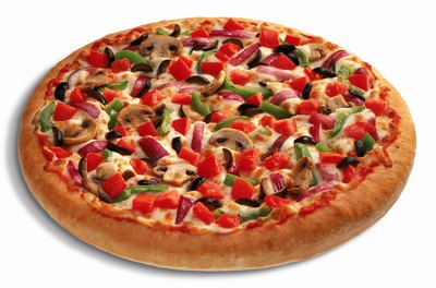 Jupiterimages/Comstock/Getty Images Pizza can be part of a nutritious meal.