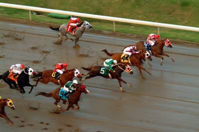 Jupiterimages/Photos.com/Getty Images Arbitrage betting theoretically works with any sport.