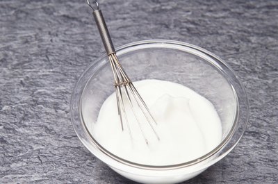 Jupiterimages/Comstock/Getty Images Egg whites are a purine-free food.