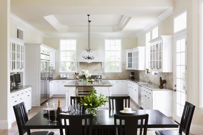 Rob Melnychuk/Stockbyte/Getty Images Choose a decorating style to guide the process.