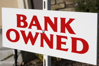 How to Buy an REO Property From the Federal National Mortgage Association
