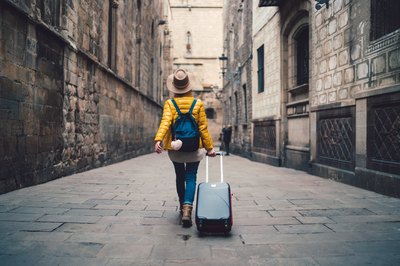 5 Economic Factors that Influence People's Behavior