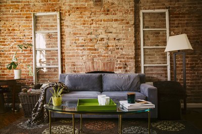 How Much to Charge for a Furnished Vs. Unfurnished House?