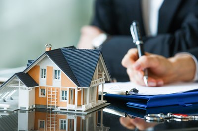 How to Obtain a Mortgage Without Your Spouse