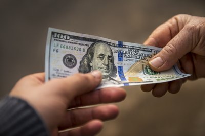 How Should One Help a Friend in Financial Need?